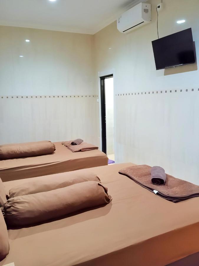 De Patuk Homestay Γιογκιακάρτα Εξωτερικό φωτογραφία