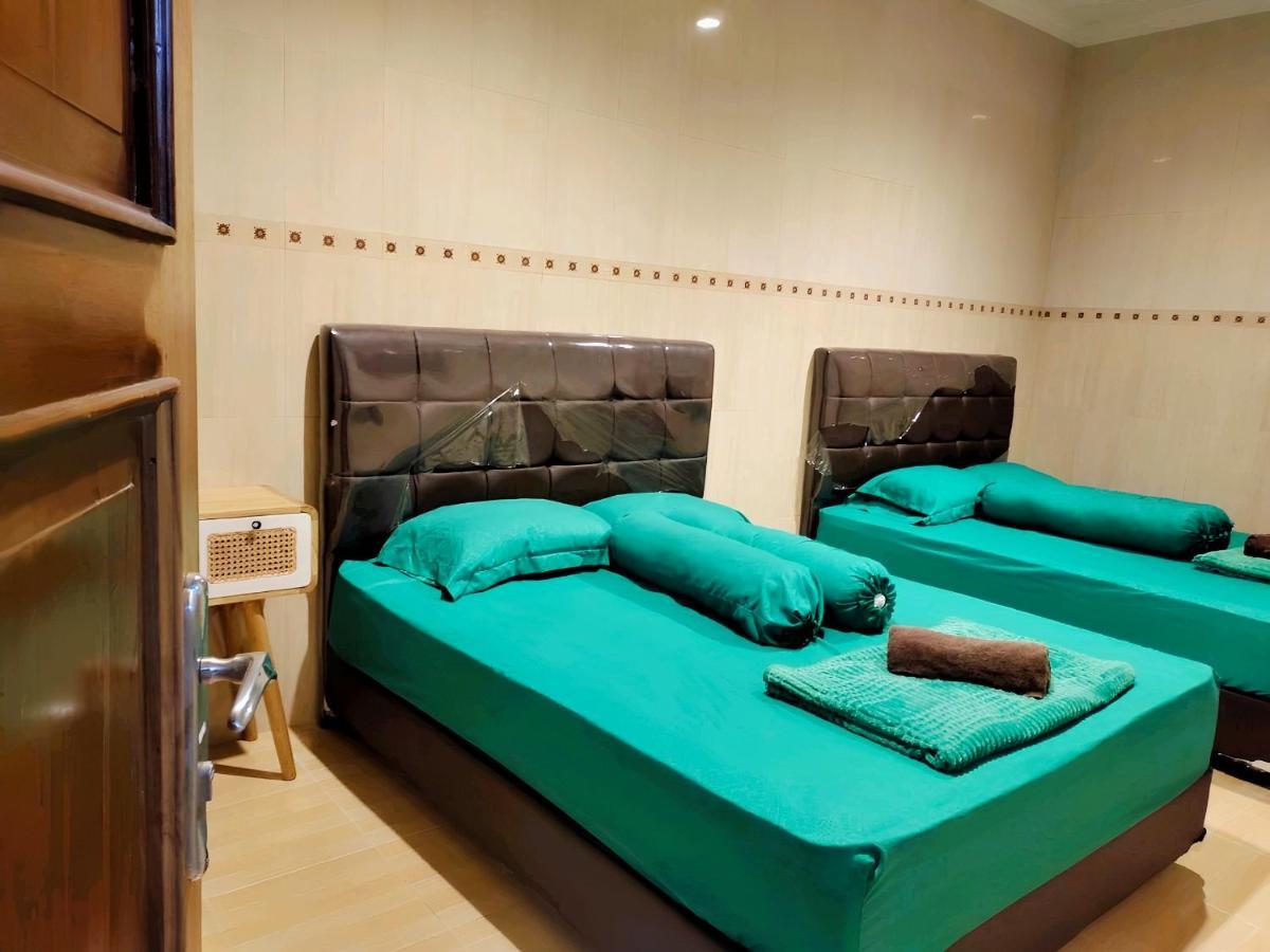 De Patuk Homestay Γιογκιακάρτα Εξωτερικό φωτογραφία