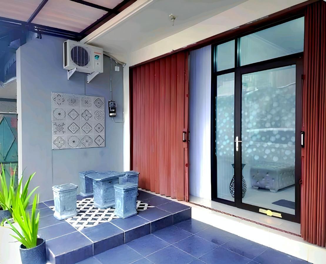De Patuk Homestay Γιογκιακάρτα Εξωτερικό φωτογραφία